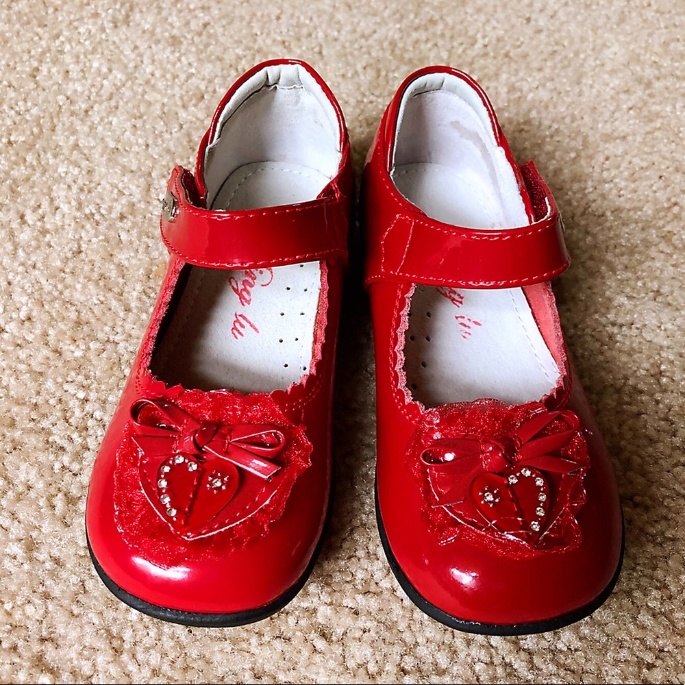 Girl’s flat shoes